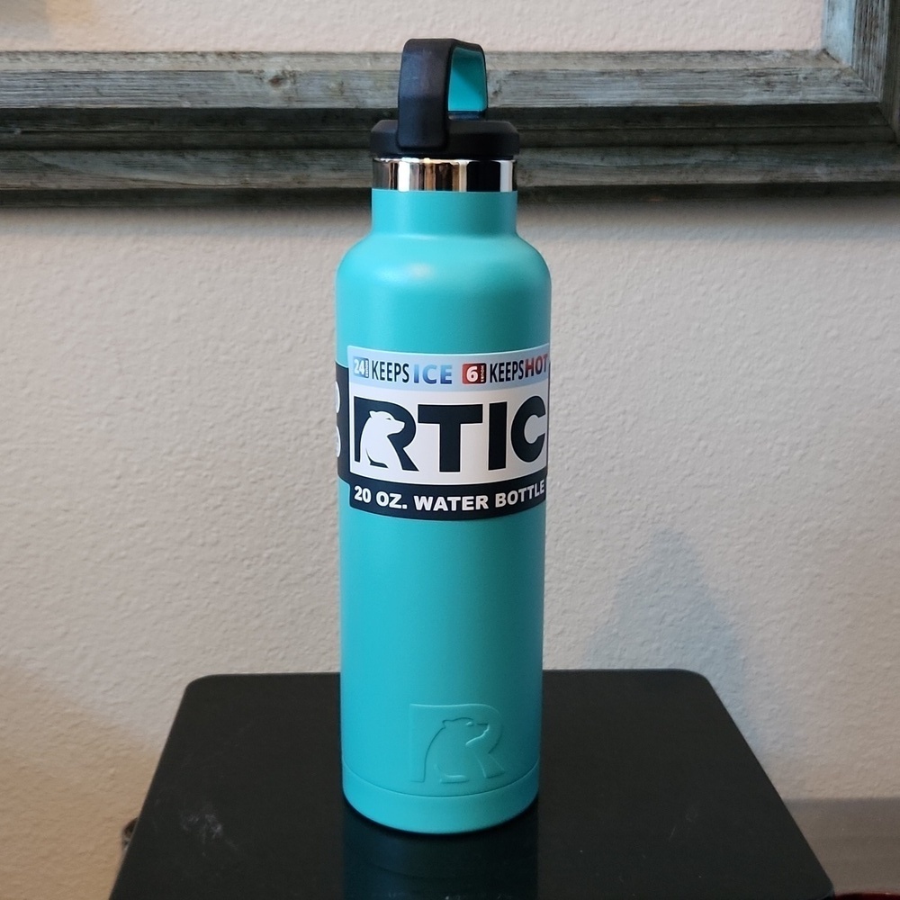 RTIC Caribbean Blue 20 oz Water Bottle